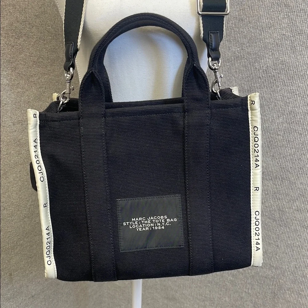 Marc Jacobs Black and White Tote Bag - Picture 3 of 6